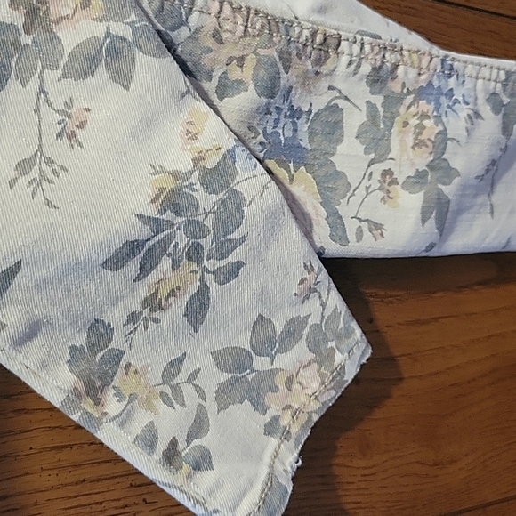 Floral Print Skinny Jean - Picture 3 of 10